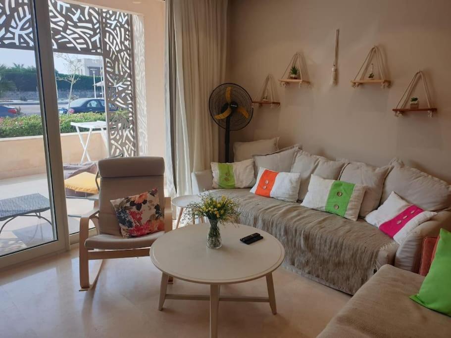 Mangroovy - 1br Glamorous Gouna View Apartment