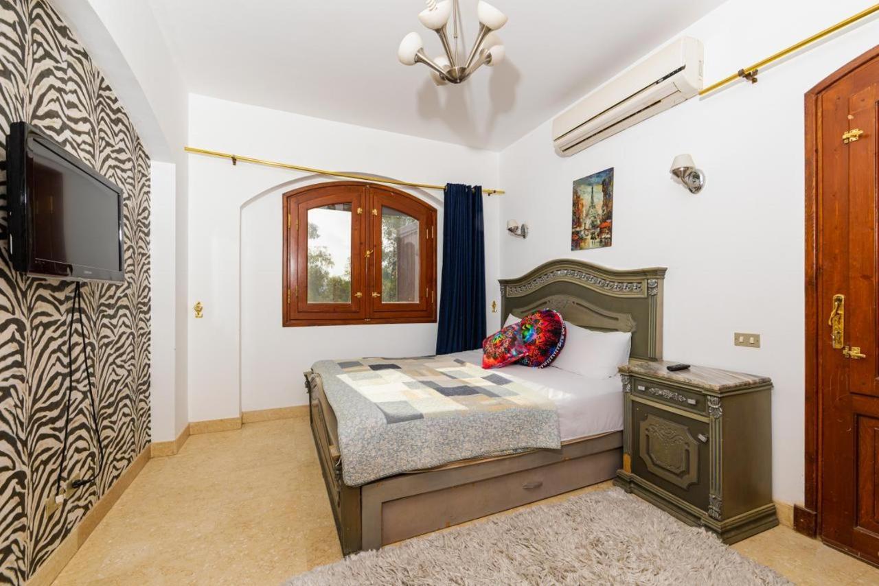 West Golf Apartment *