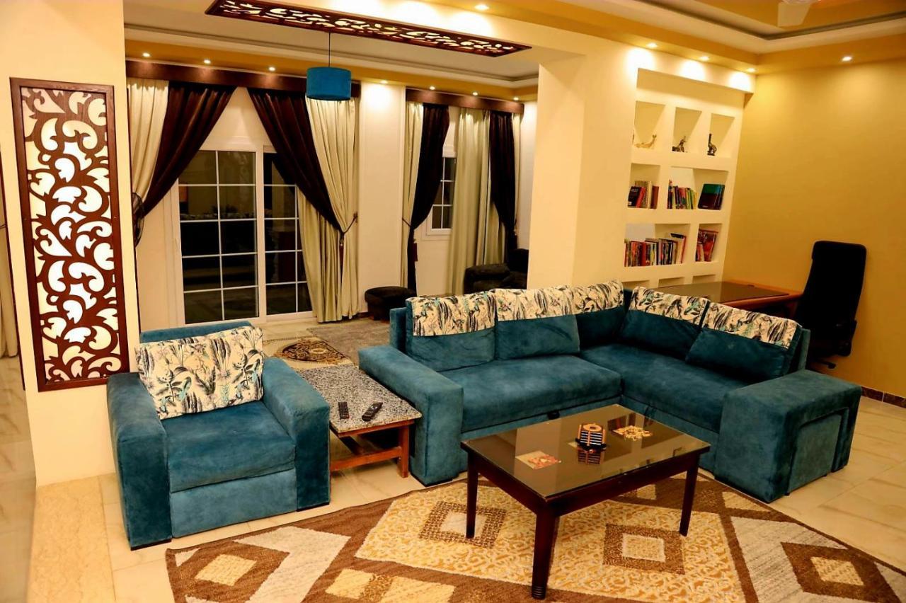 Golden Oasis Luxurious Private With Pool *