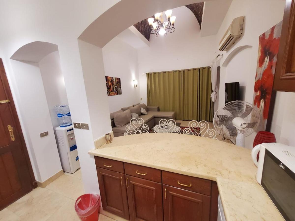West Golf Apartment