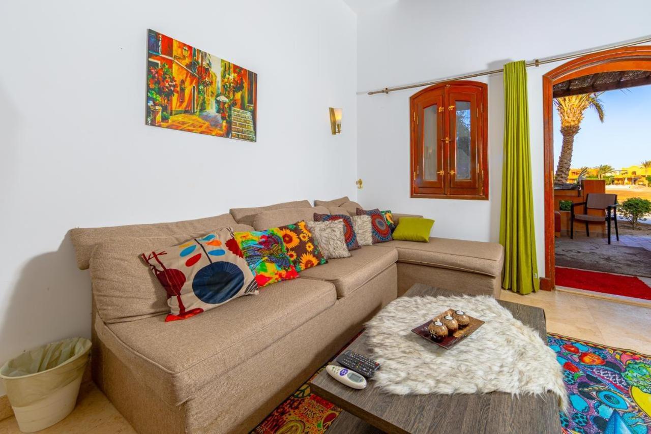 West Golf Apartment *