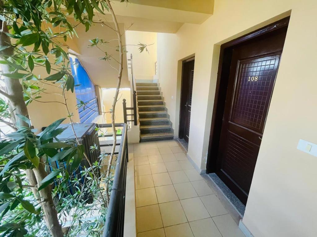 Apartment Navy 107 *