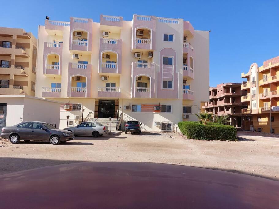 In Elegant Compound Intercontinental Area Apartment Hurghada