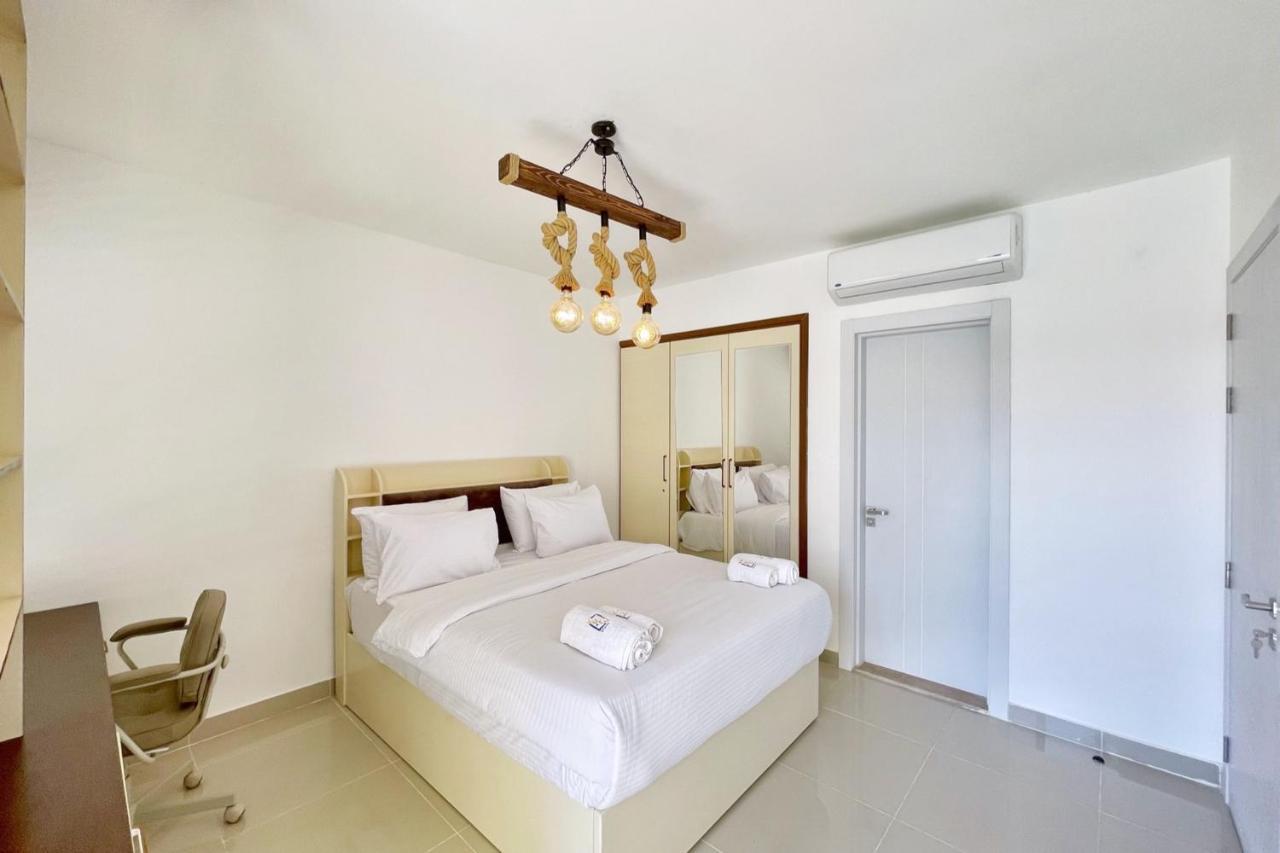 Refreshed & Uplifted 2 Bdr G Cribs