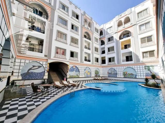 Bedroom With Bathroom Private Entrance In Sheraton Plaza Compound Apartment