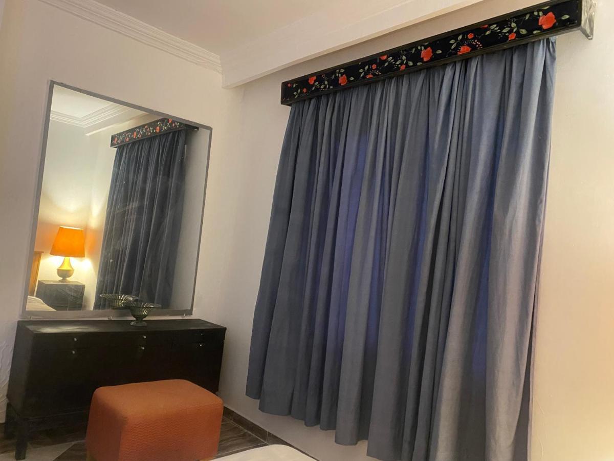 Apartment Bedroom With Bathroom Private Entrance In Sheraton Plaza Compound
