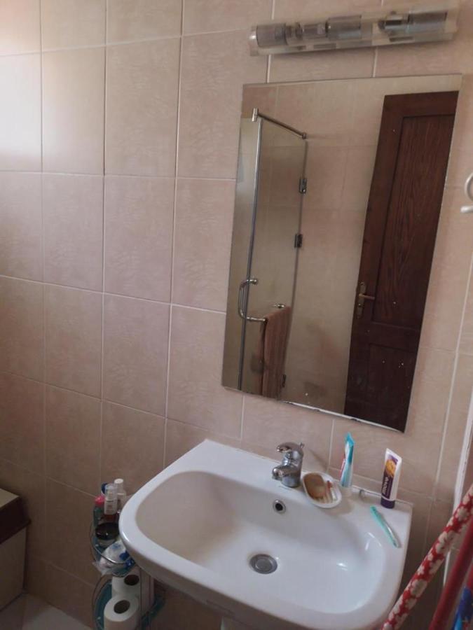 F- Ground Floor With Garden Apartment *