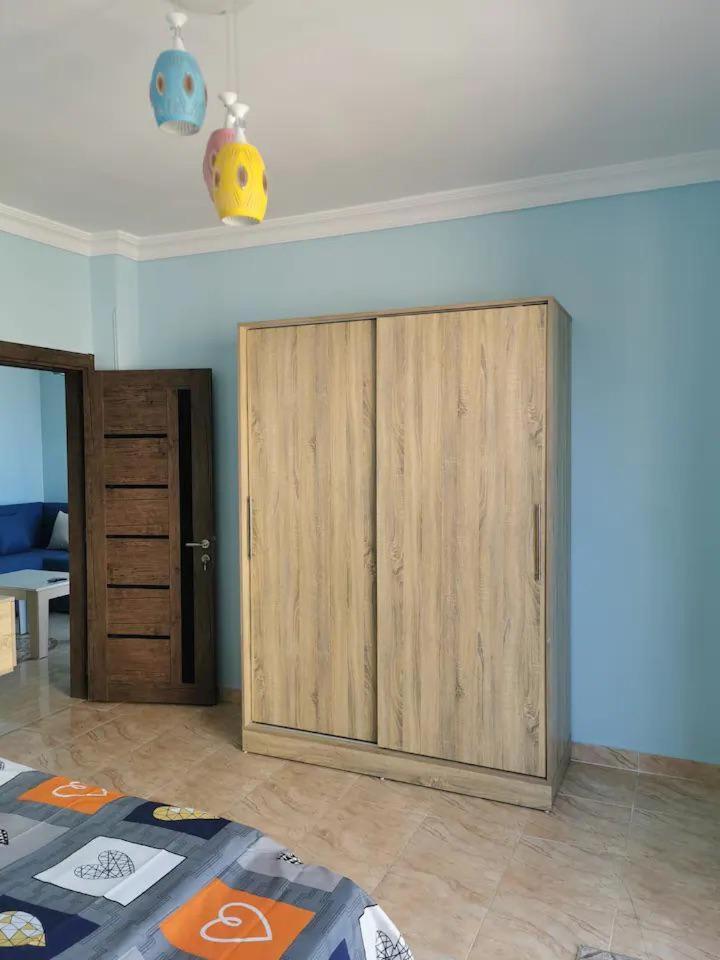 Schoene Europaeische 2 Zi. In Al Dahar Apartamento