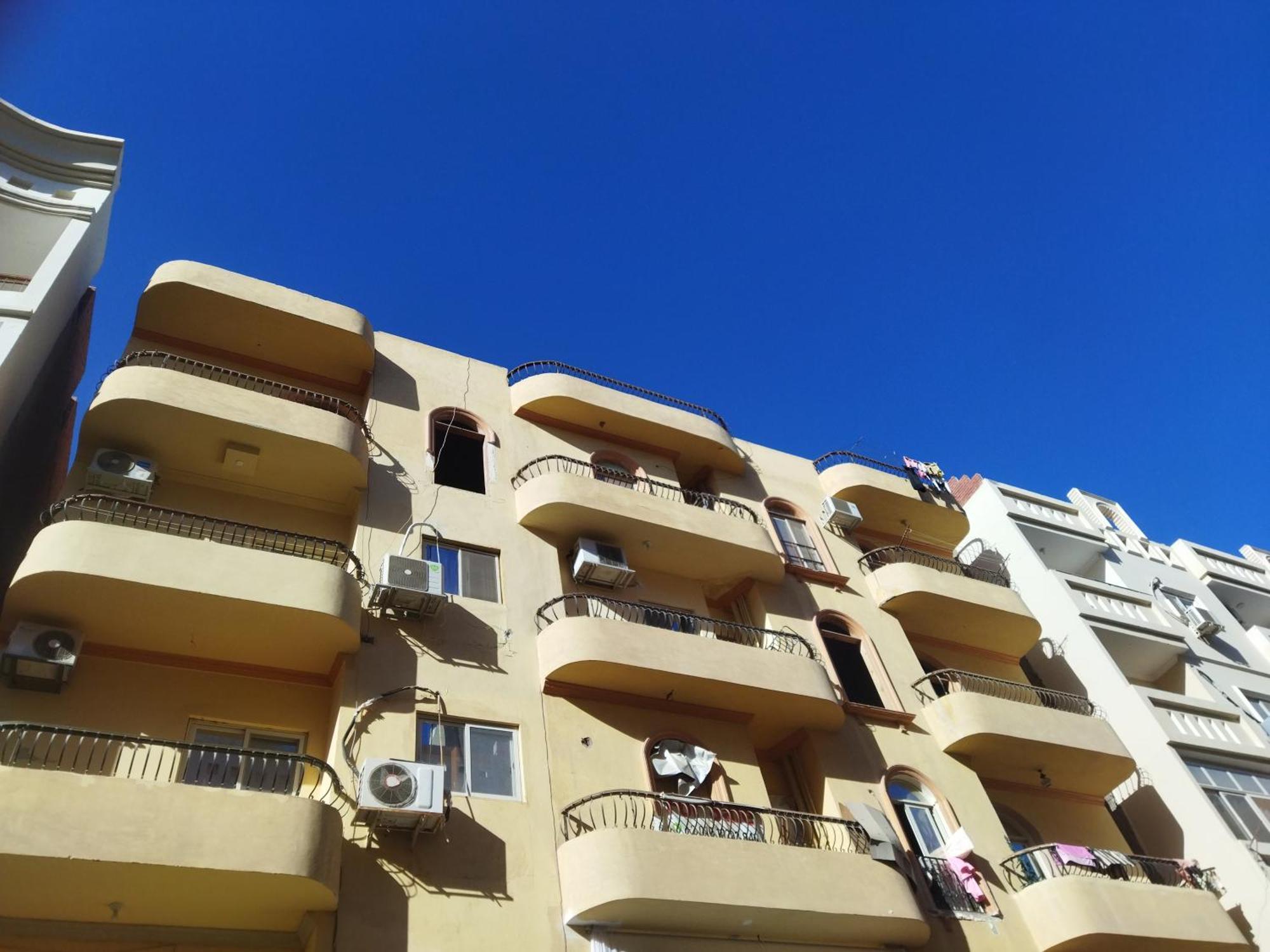 Apartment 4 *
