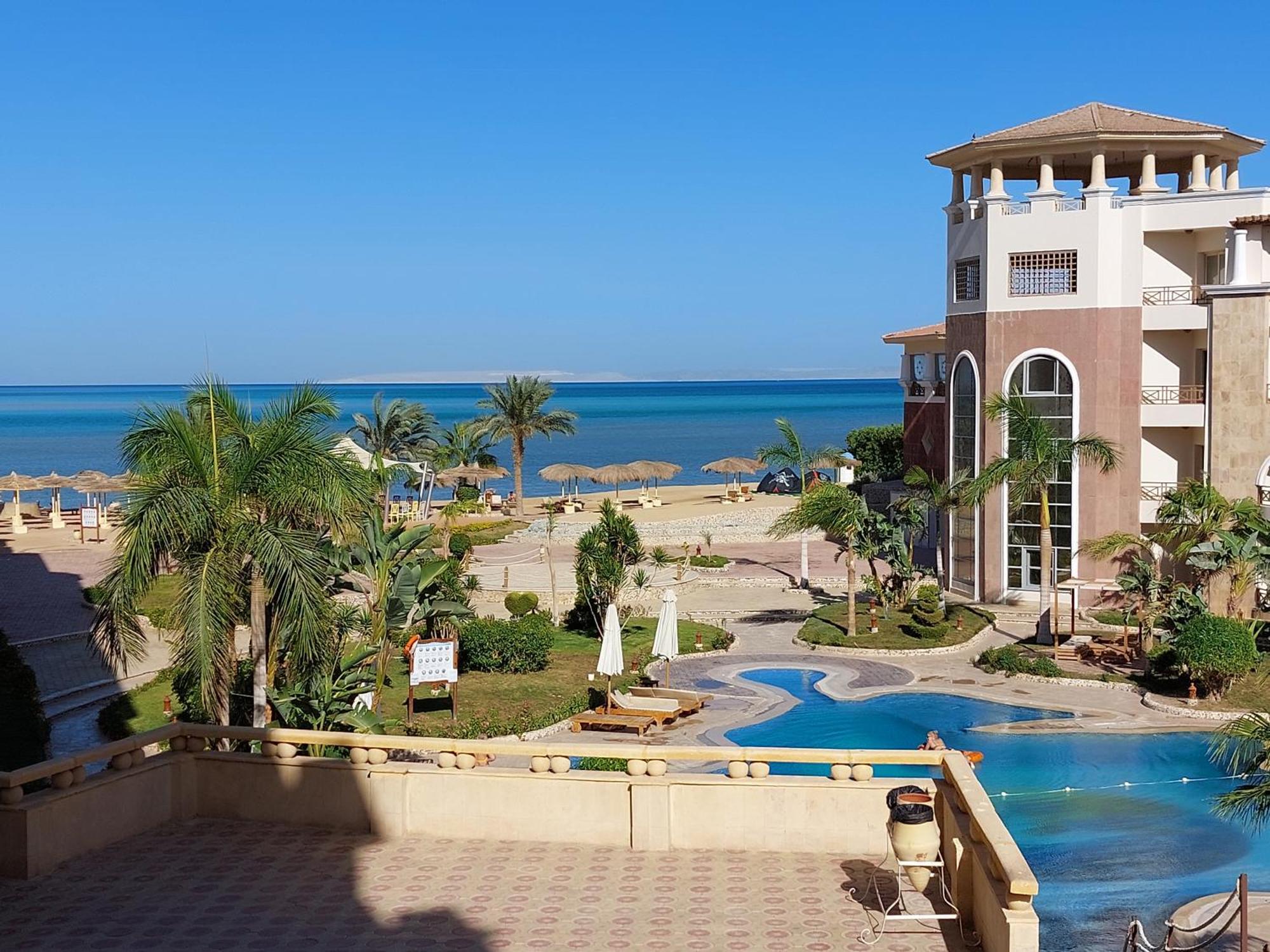 Royal Private Hotel *