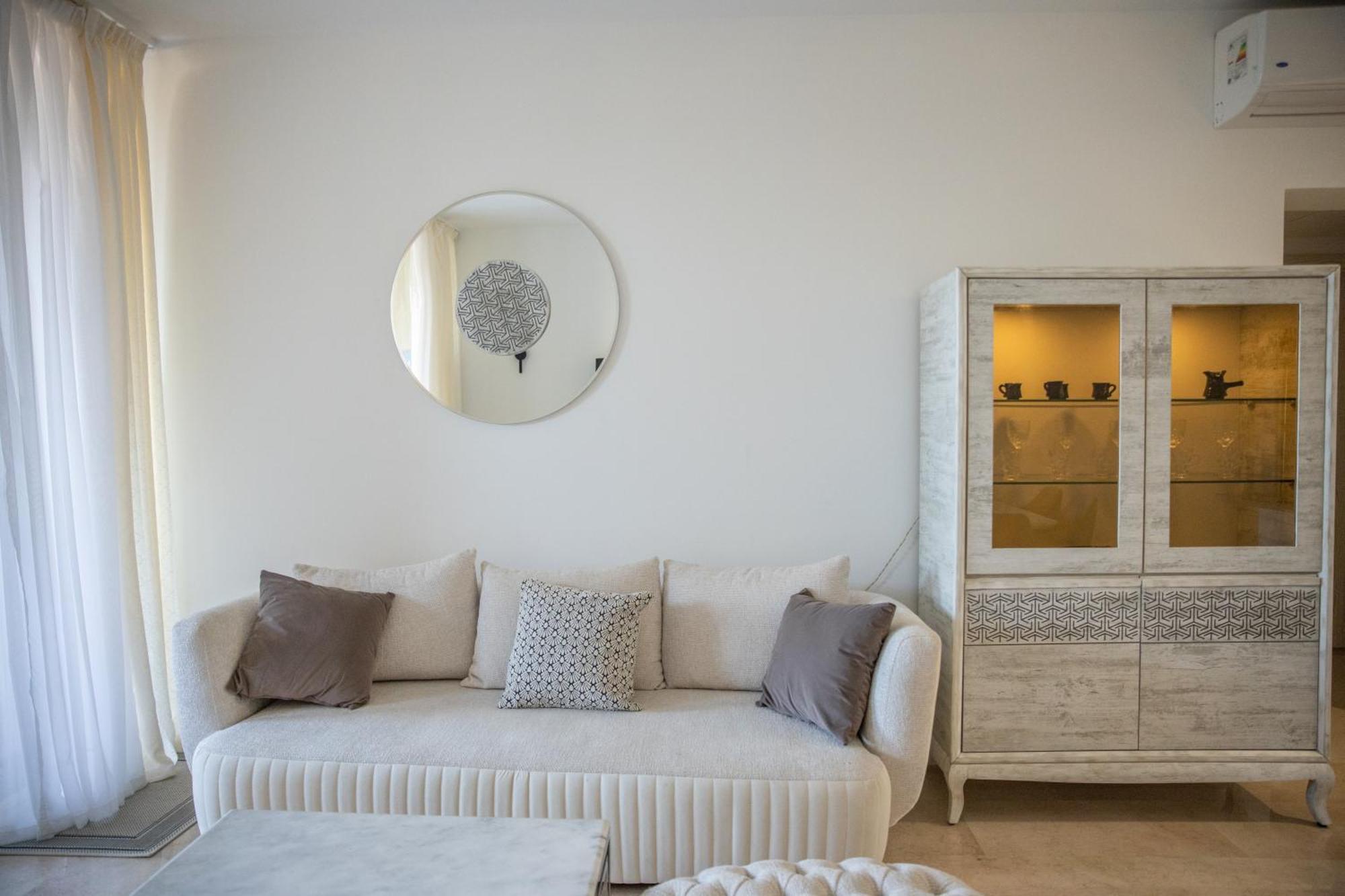 3-bedroom In Azzurra With Private Garden And Sea View Non Egyptians Only Hurghada
