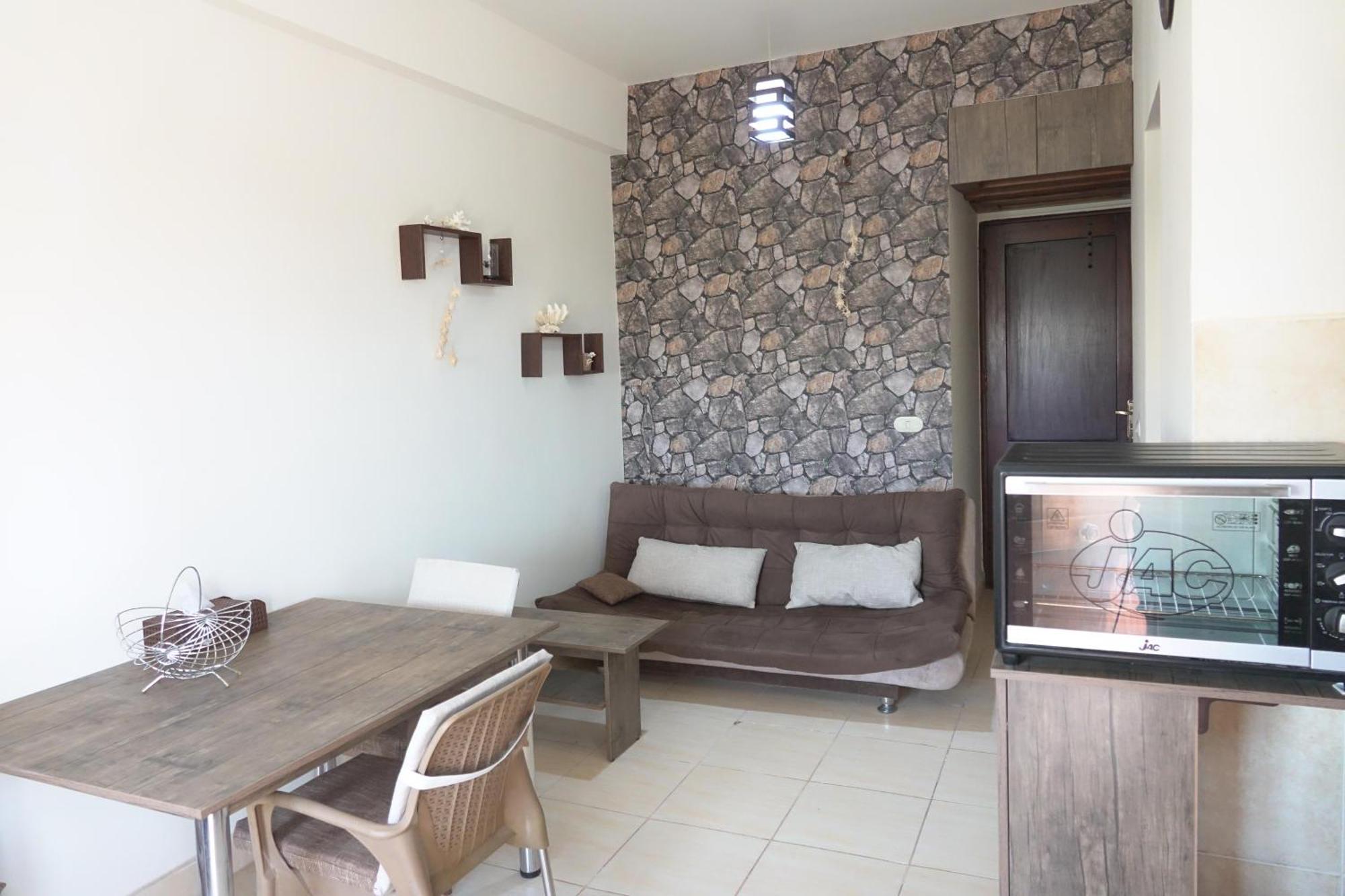 Captivating 1-bed In Apartment *