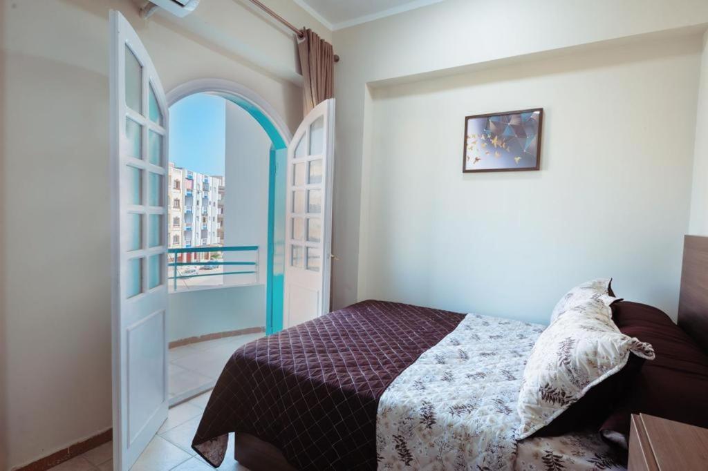 -el Saqala - El Madaris Street -beside Shams Coffee Apartment Hurghada