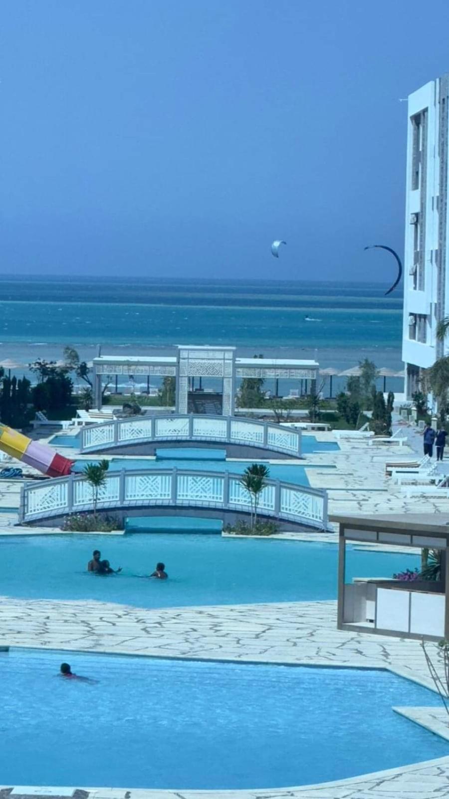 بمنتجع فنادير باى *