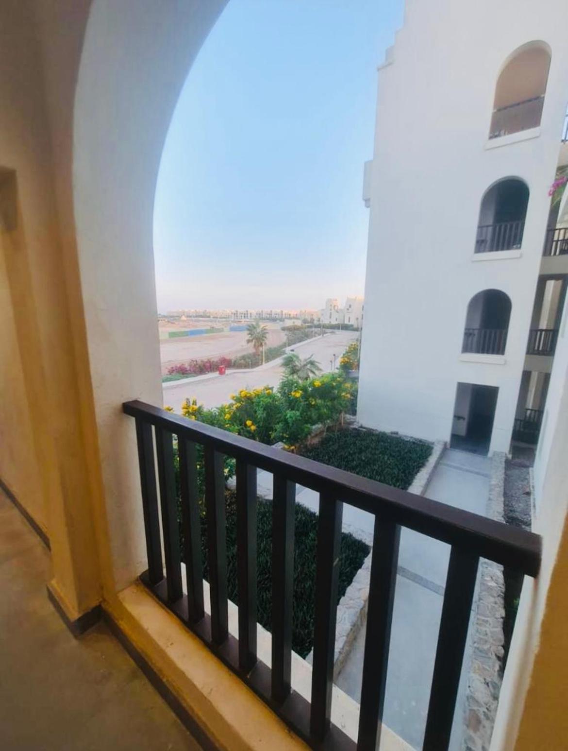 New Overlooking The Marina In Elgouna