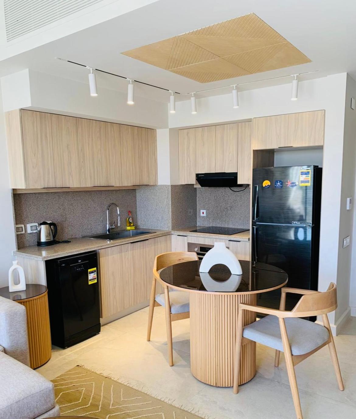 New Overlooking The Marina In Elgouna Apartment *