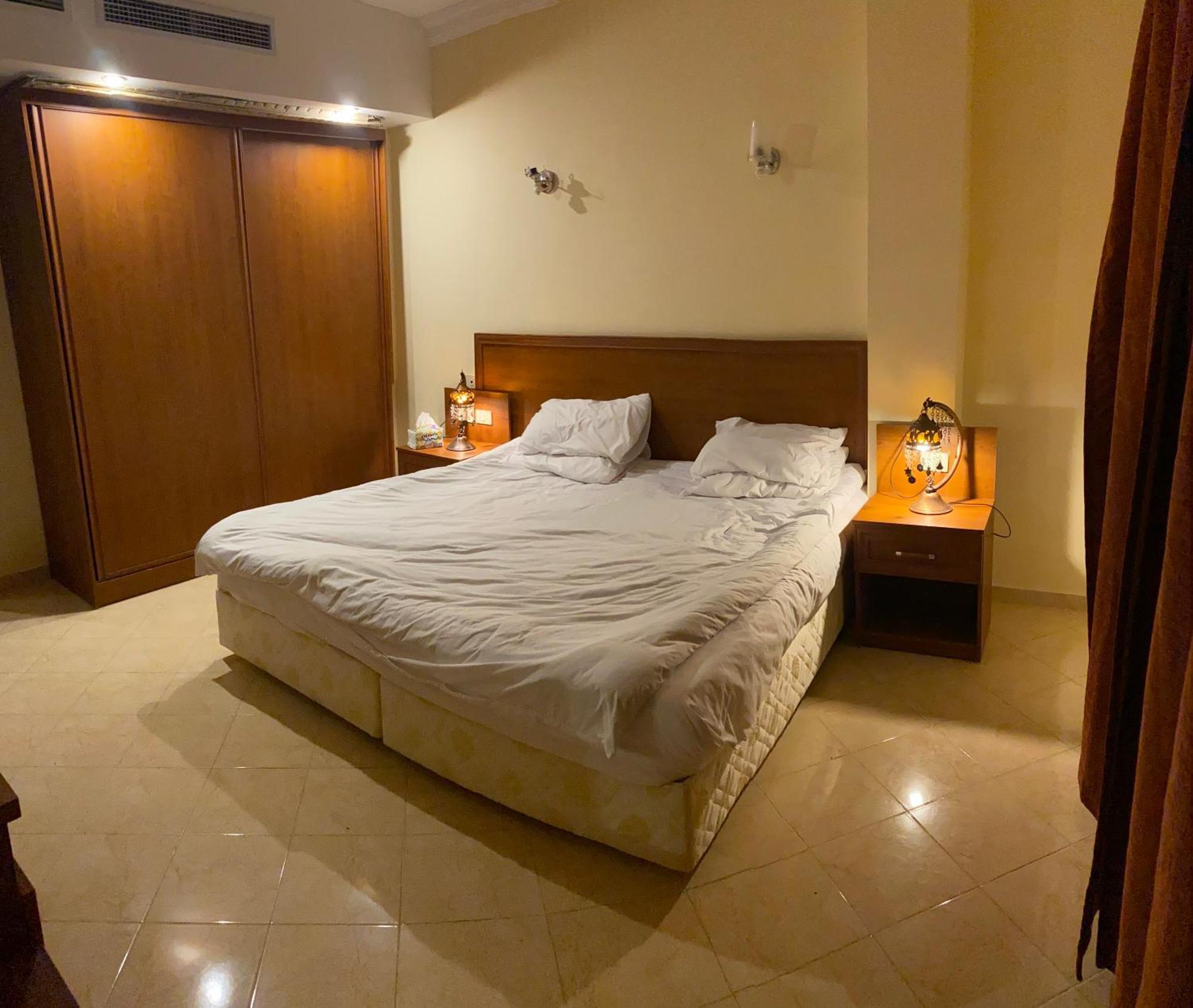 Sahl Hasheesh 1+1