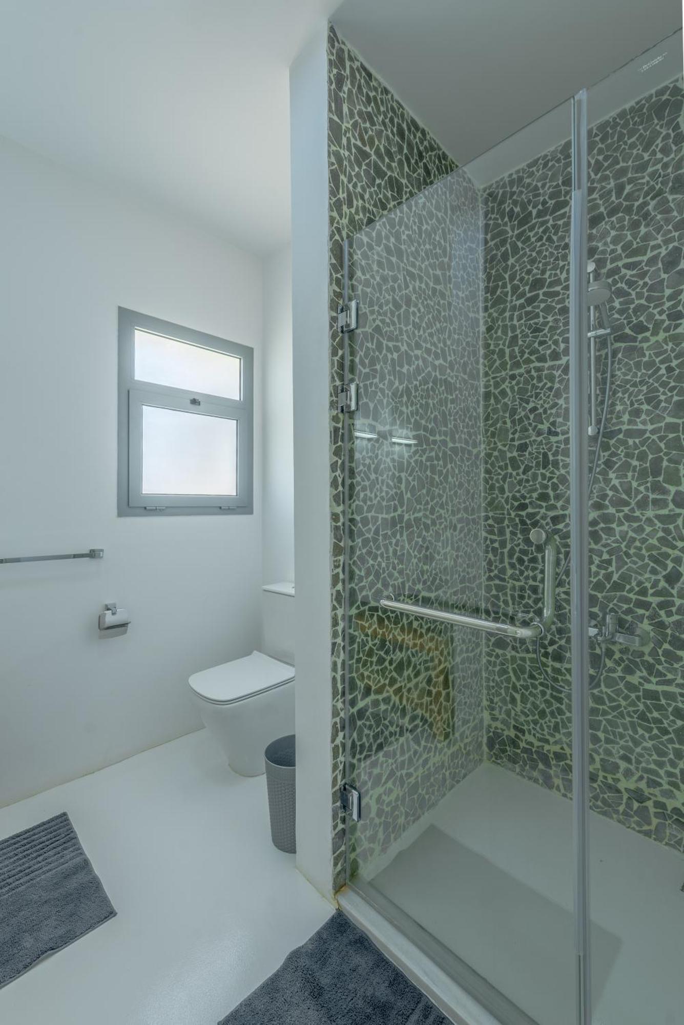 Amazing With Rooftop And Jacuzzi Apartment