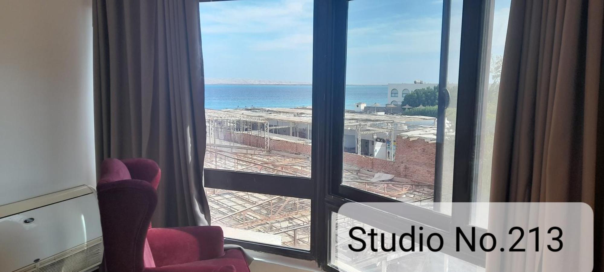 Alia Apartment *