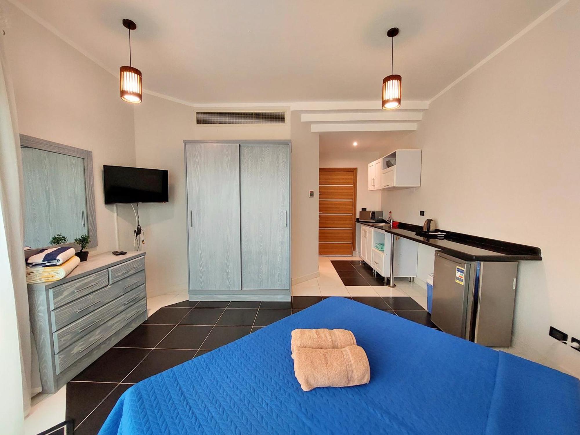 Royal Private Hotel *