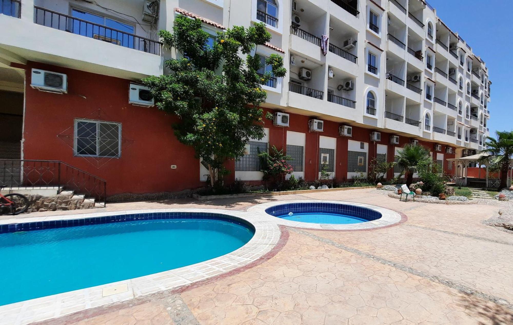 Star Pool Apartment *