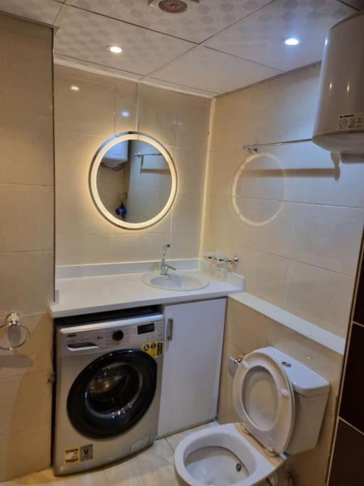 Upscale Studio- Florenza Khamsin *