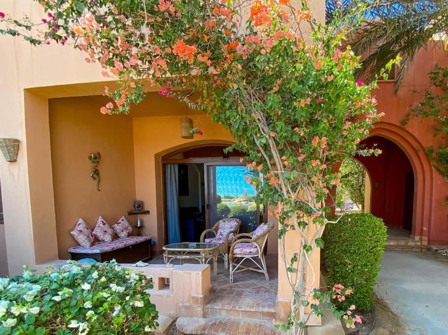 1-br In Westgolf With Terrace And Pool Hurghada
