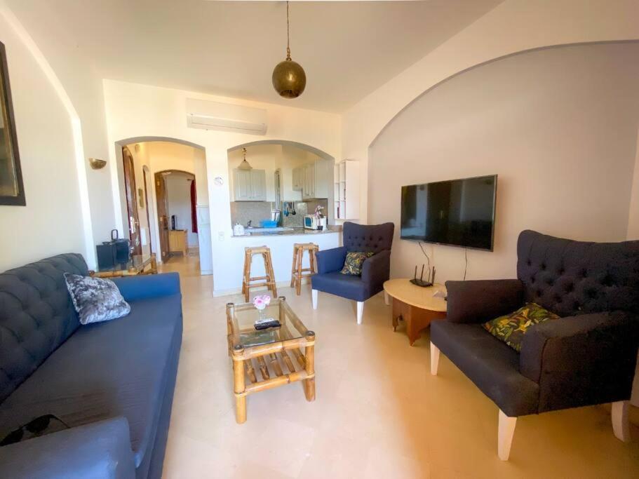 1-br In Westgolf With Terrace And Pool *