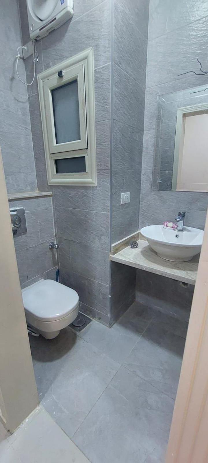 شقه فندقيه علي البحر مباشر * Hurghada