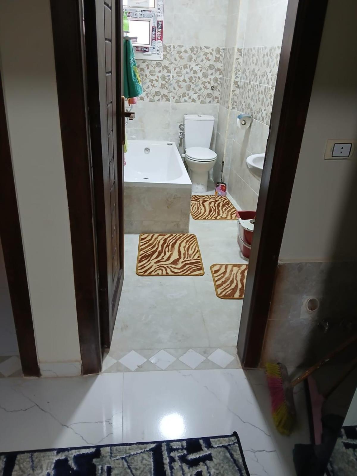 Hossam 2 Apartment *
