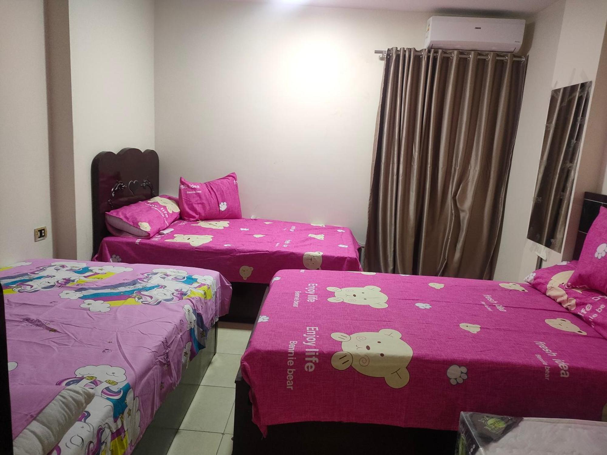 شقه فندقيه علي البحر Apartment *