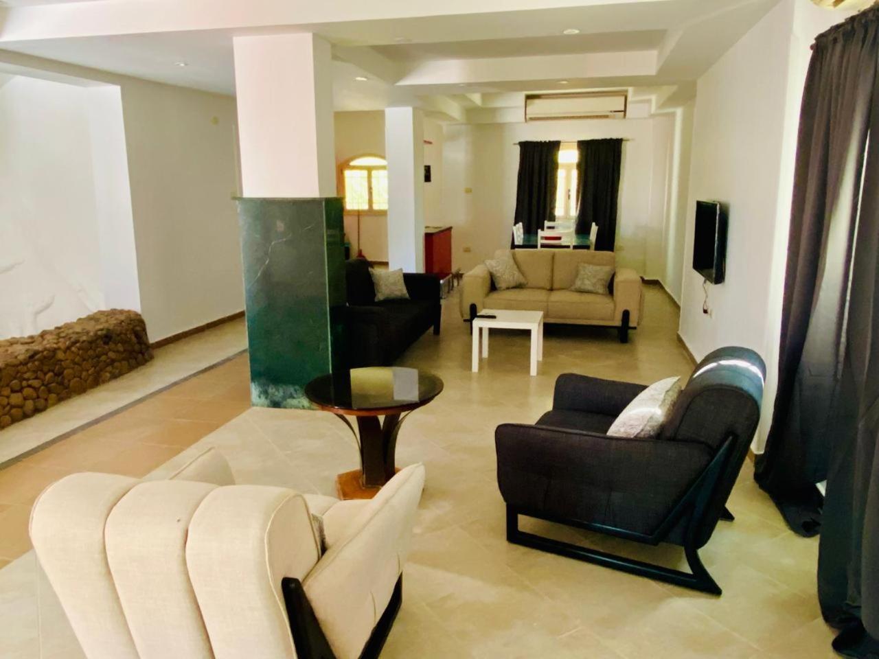 5 In Magawish Villa Hurghada