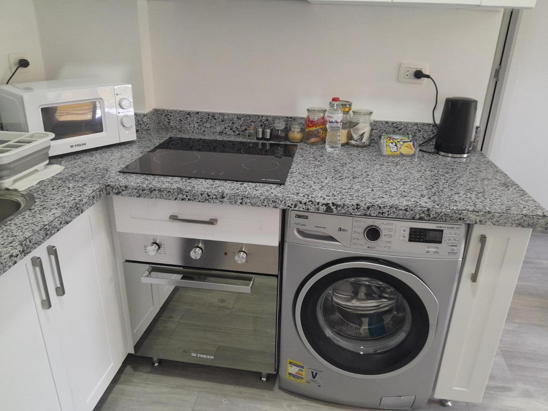 Spacious And Modern One Bed In Hurhgarda Apartment