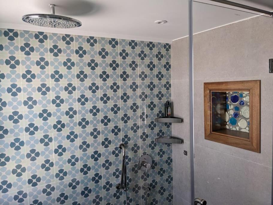 Modern Beachfront 1br Loft With Garden In Somabay