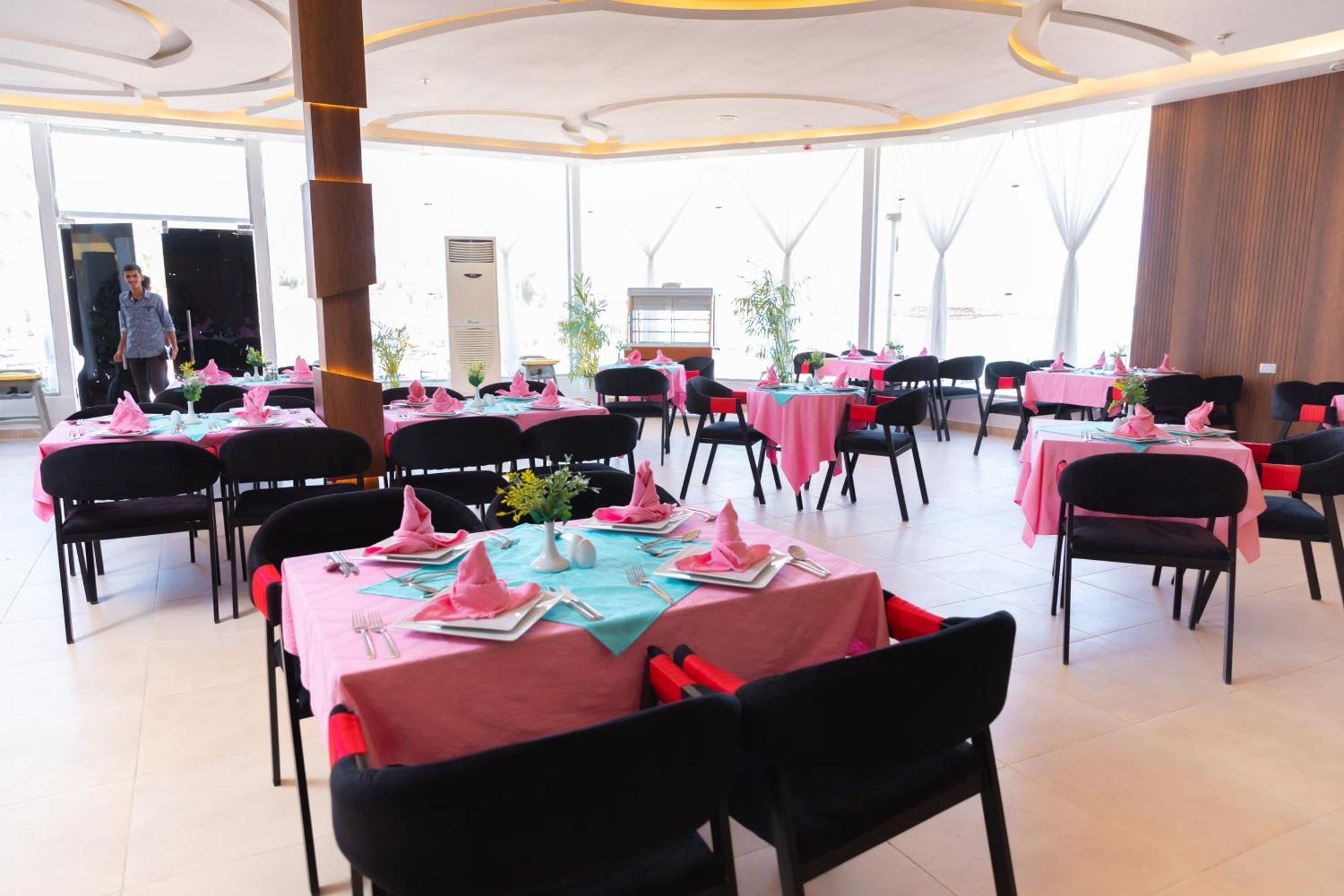 Minaland Hotel *