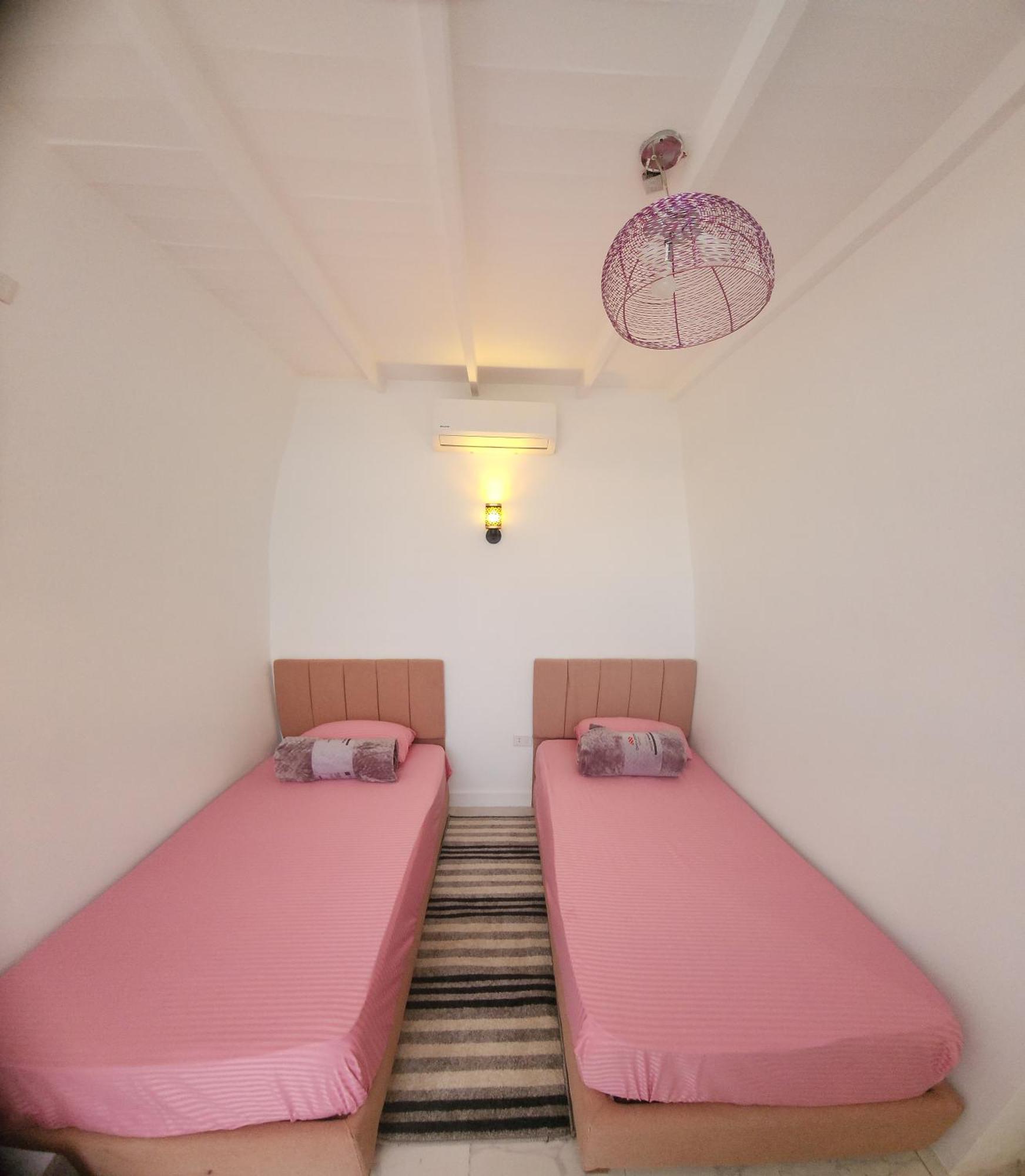 Hostel White Roof - Hurghada
