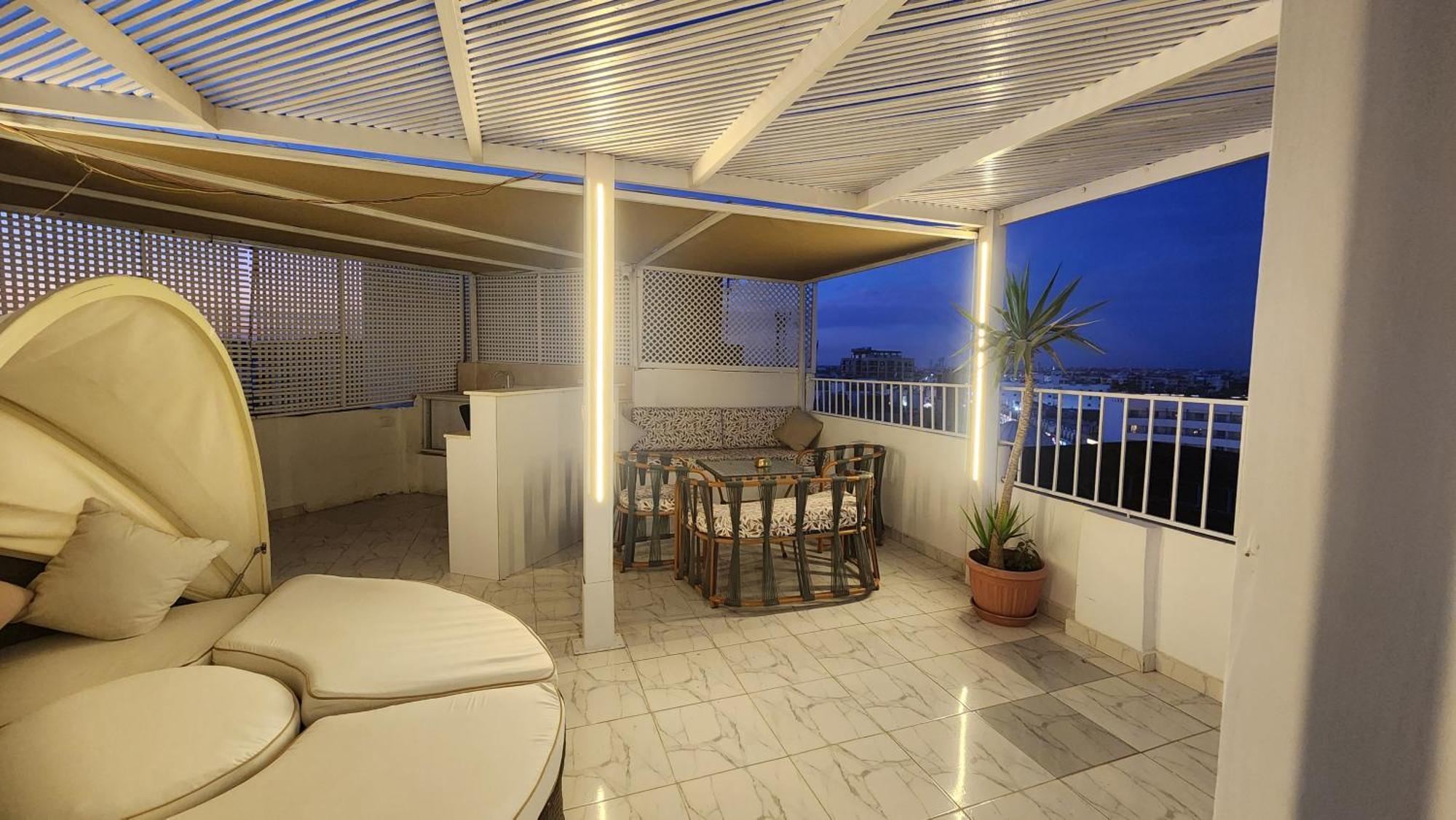 White Roof - Hostel