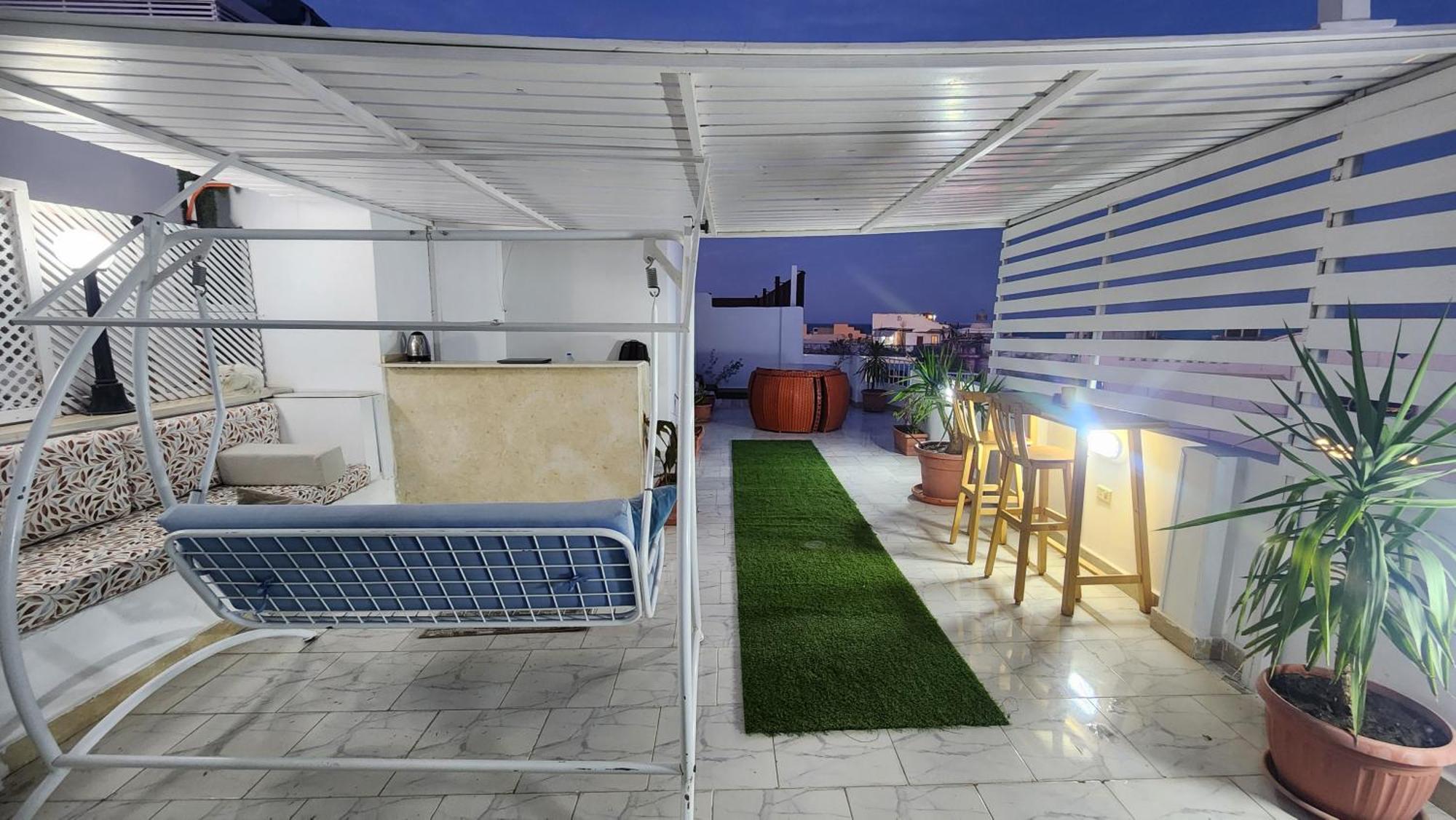White Roof - Hostel *