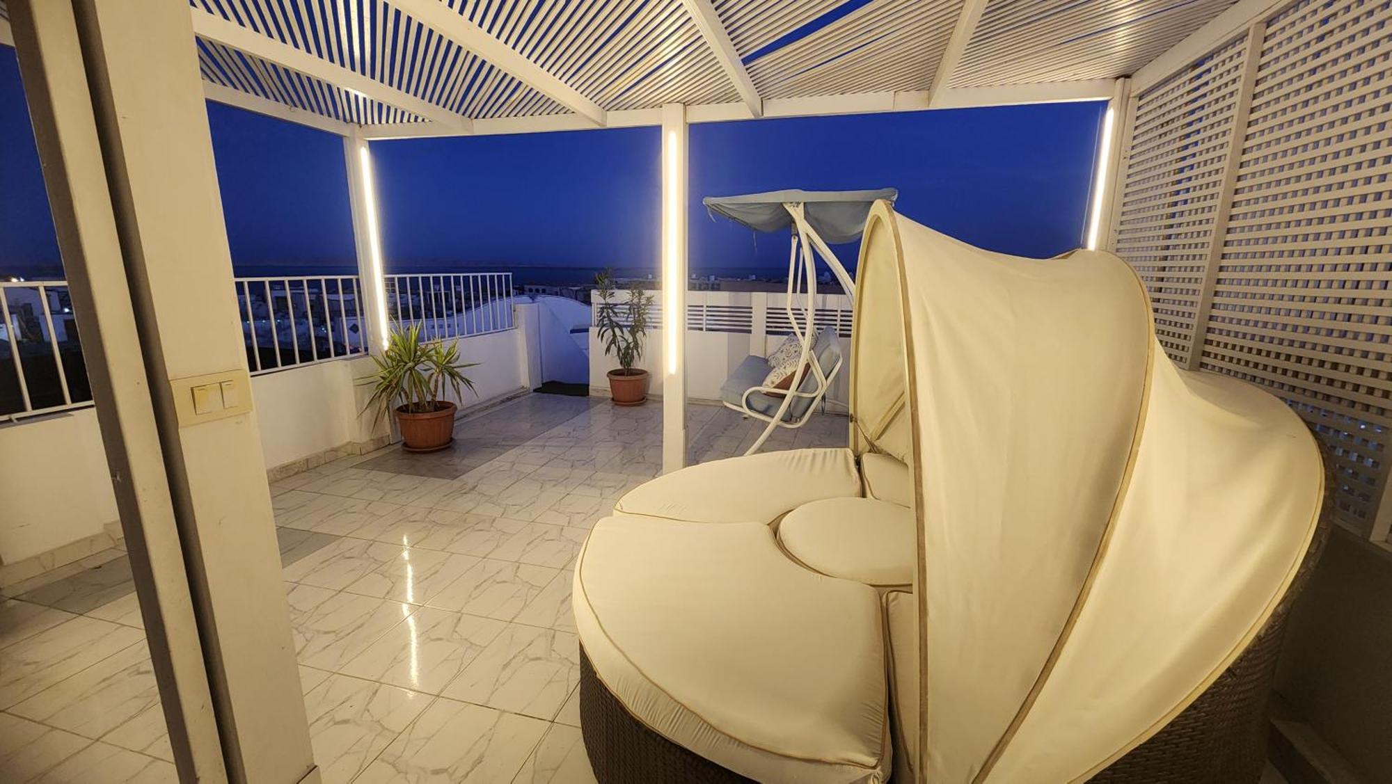 Hostel White Roof - Hurghada