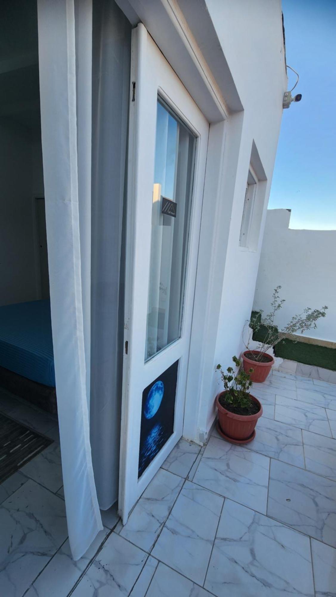 Hostel White Roof -