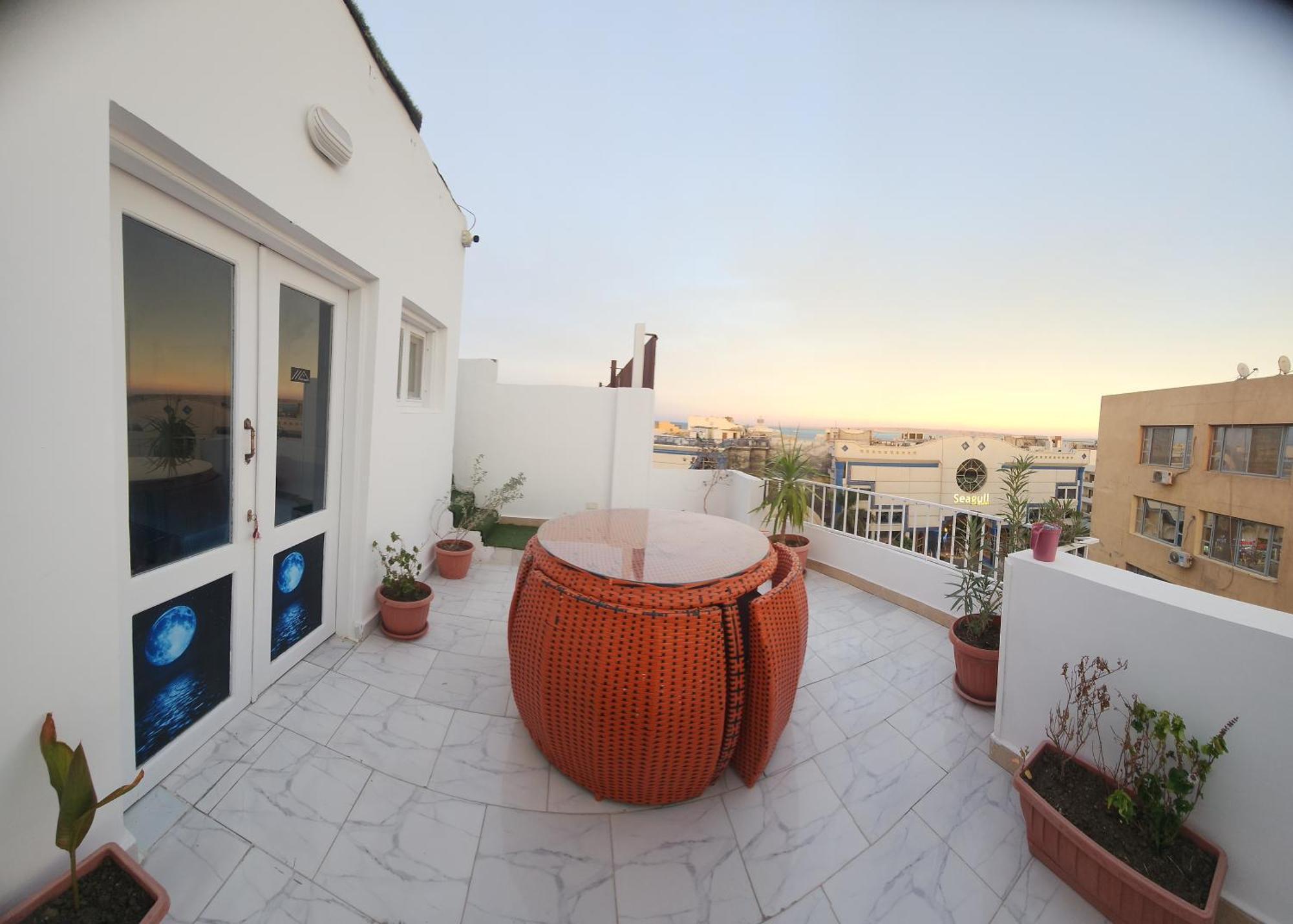 White Roof - Hurghada