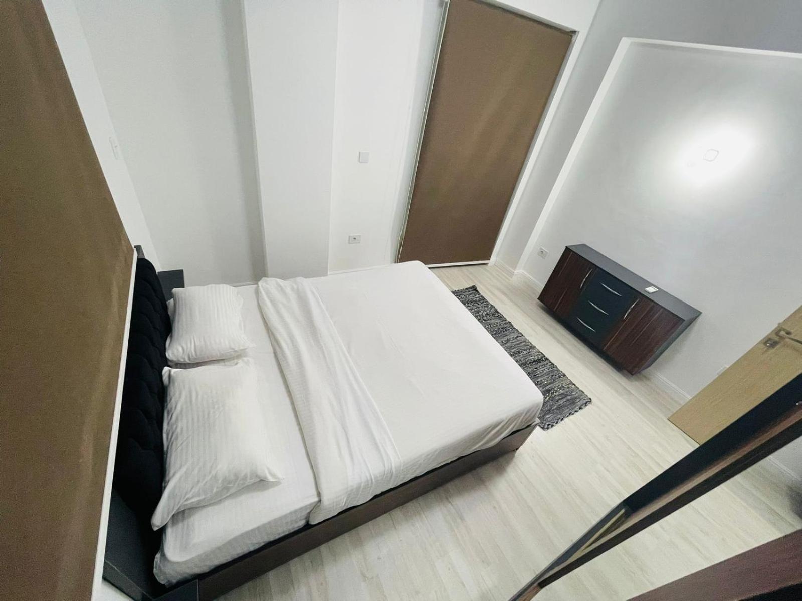Luxurious One Bedroom Apartment *