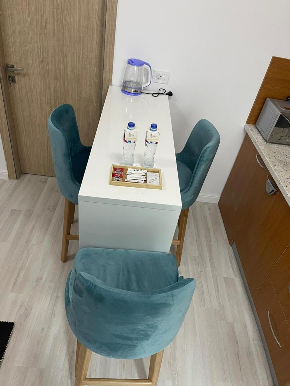 Luxurious One Bedroom Apartment