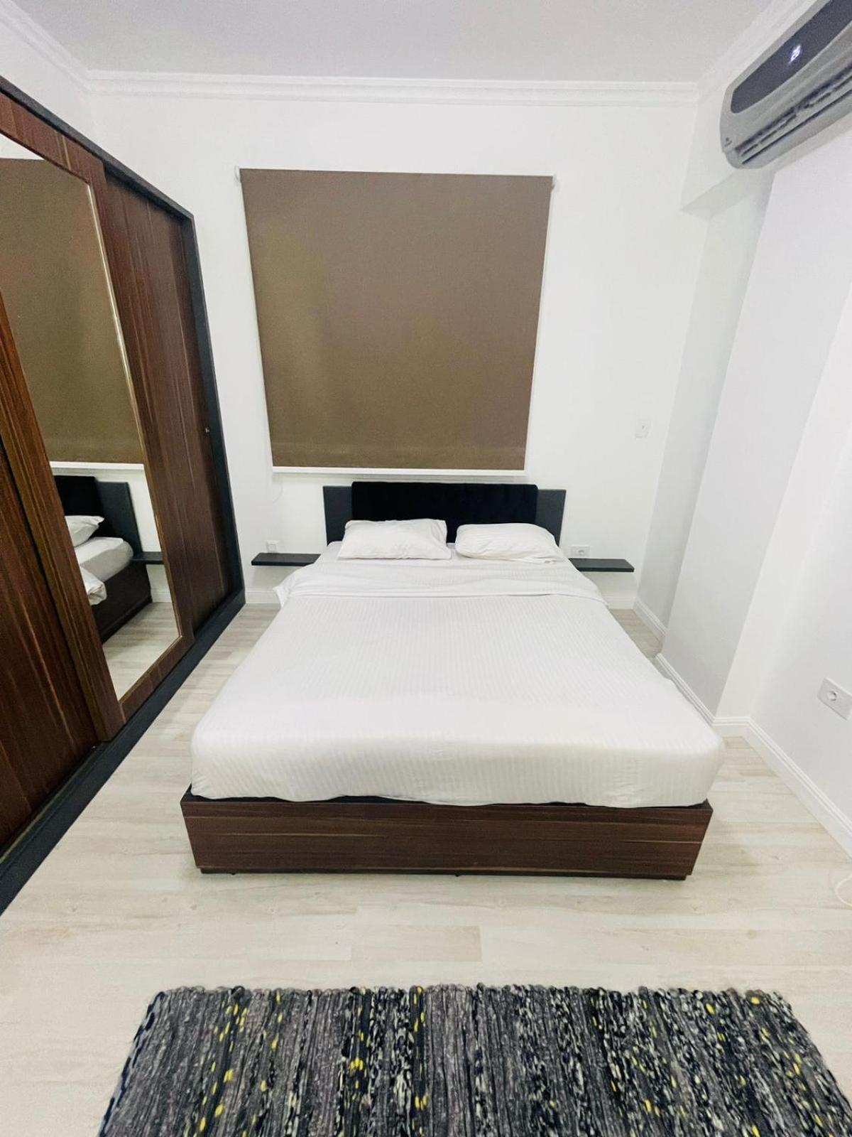 Luxurious One Bedroom Apartment *