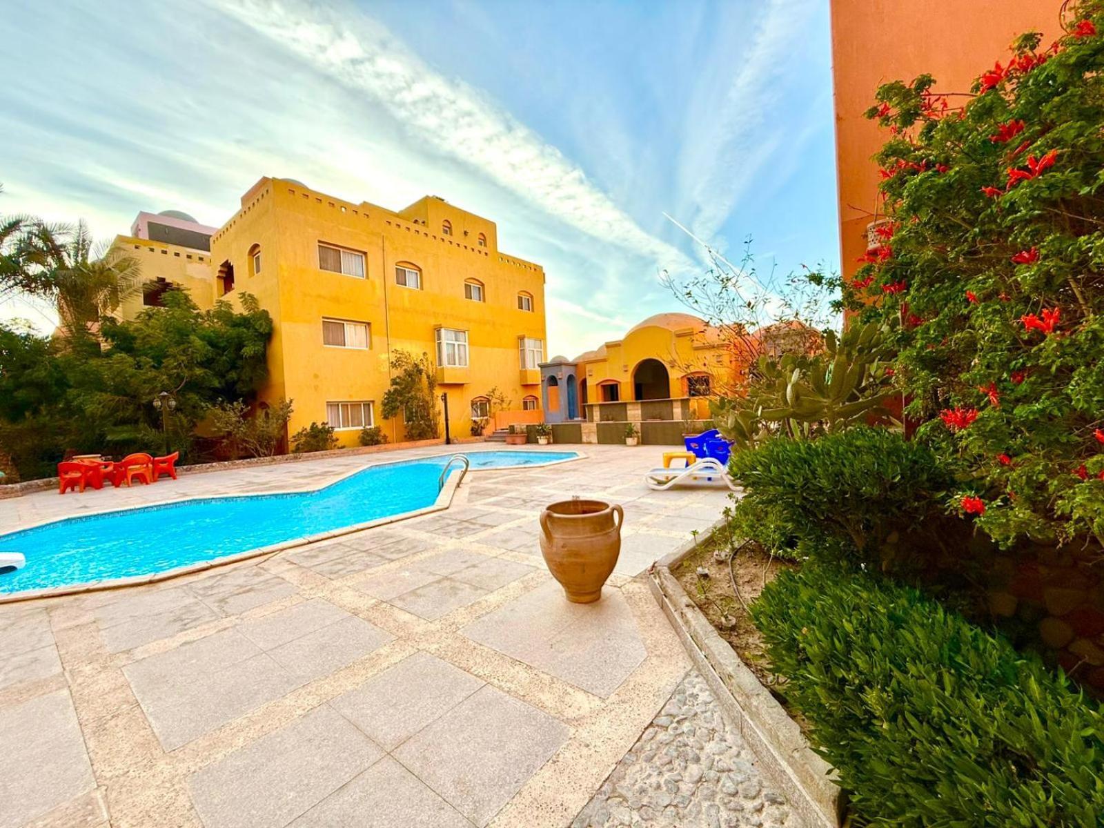Apartment Amazing 2br - Al Dora Resort, *