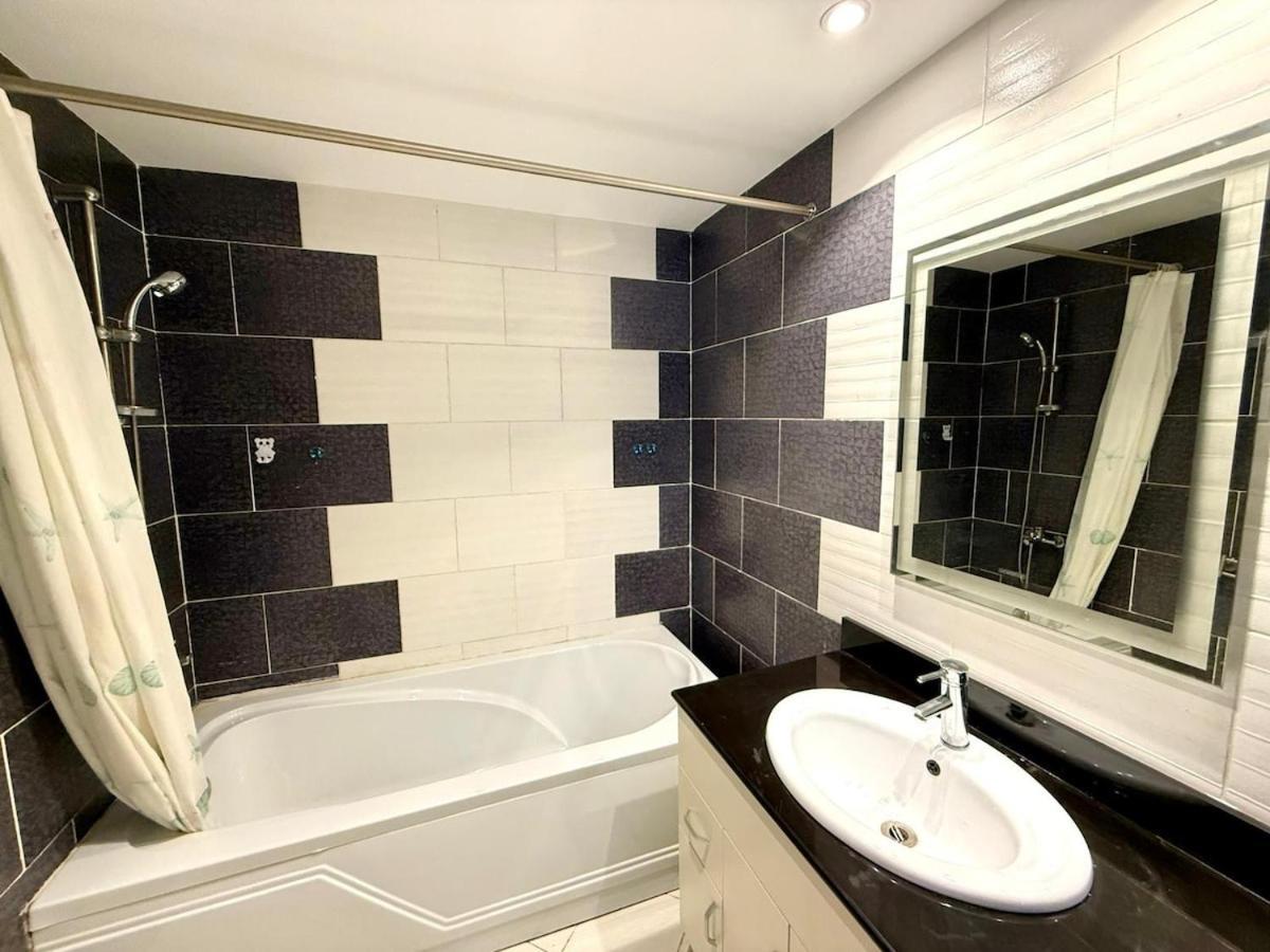 Apartment Amazing 2br - Al Dora Resort, *