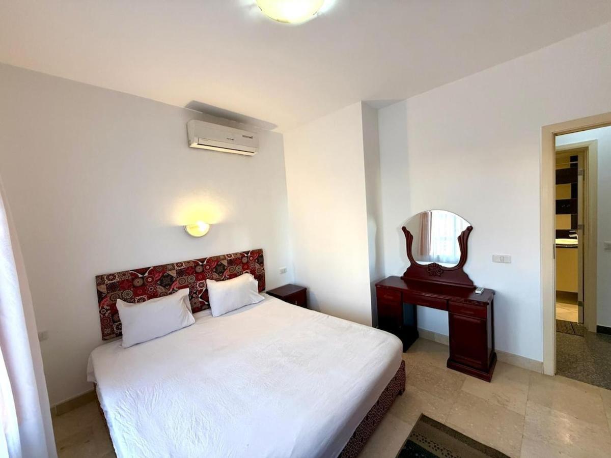 Apartment Amazing 2br - Al Dora Resort,