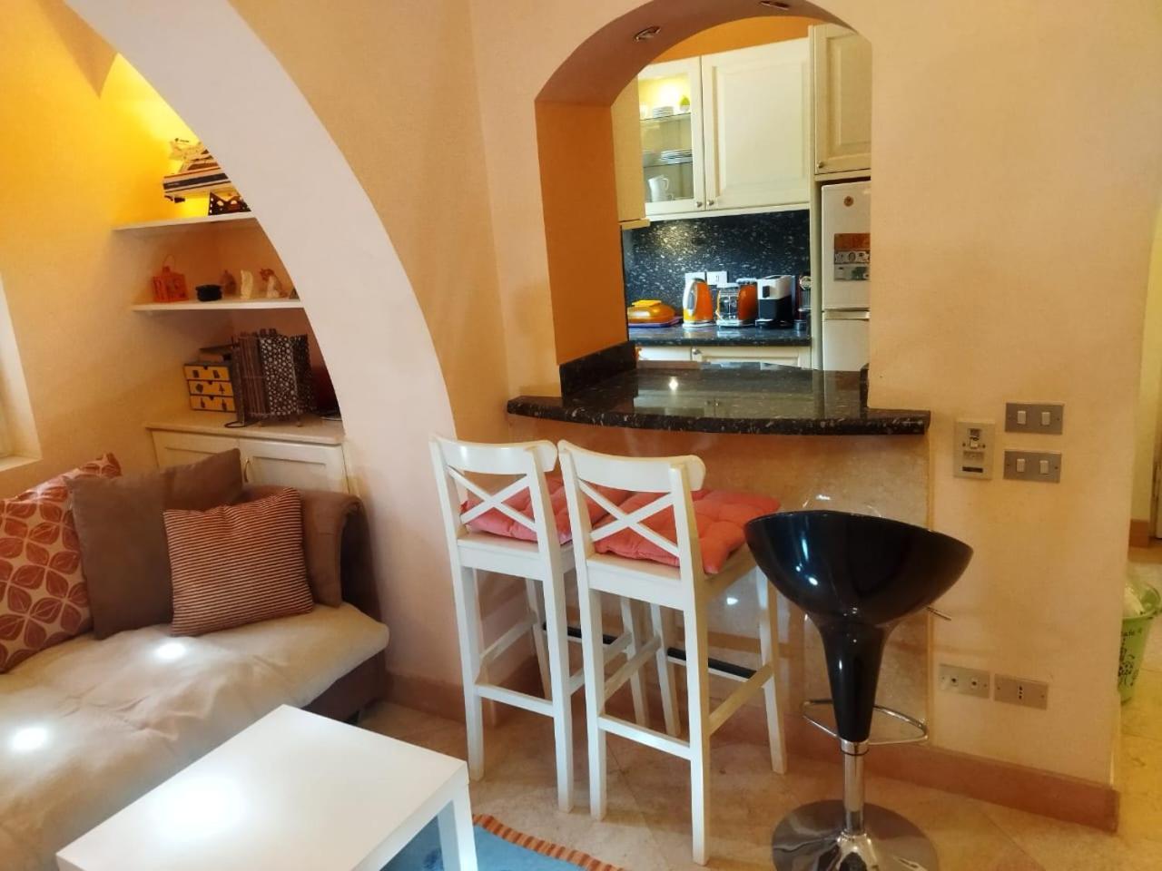 Down-town Kafr El Gouna 1-bd Ground Floor Appartement *