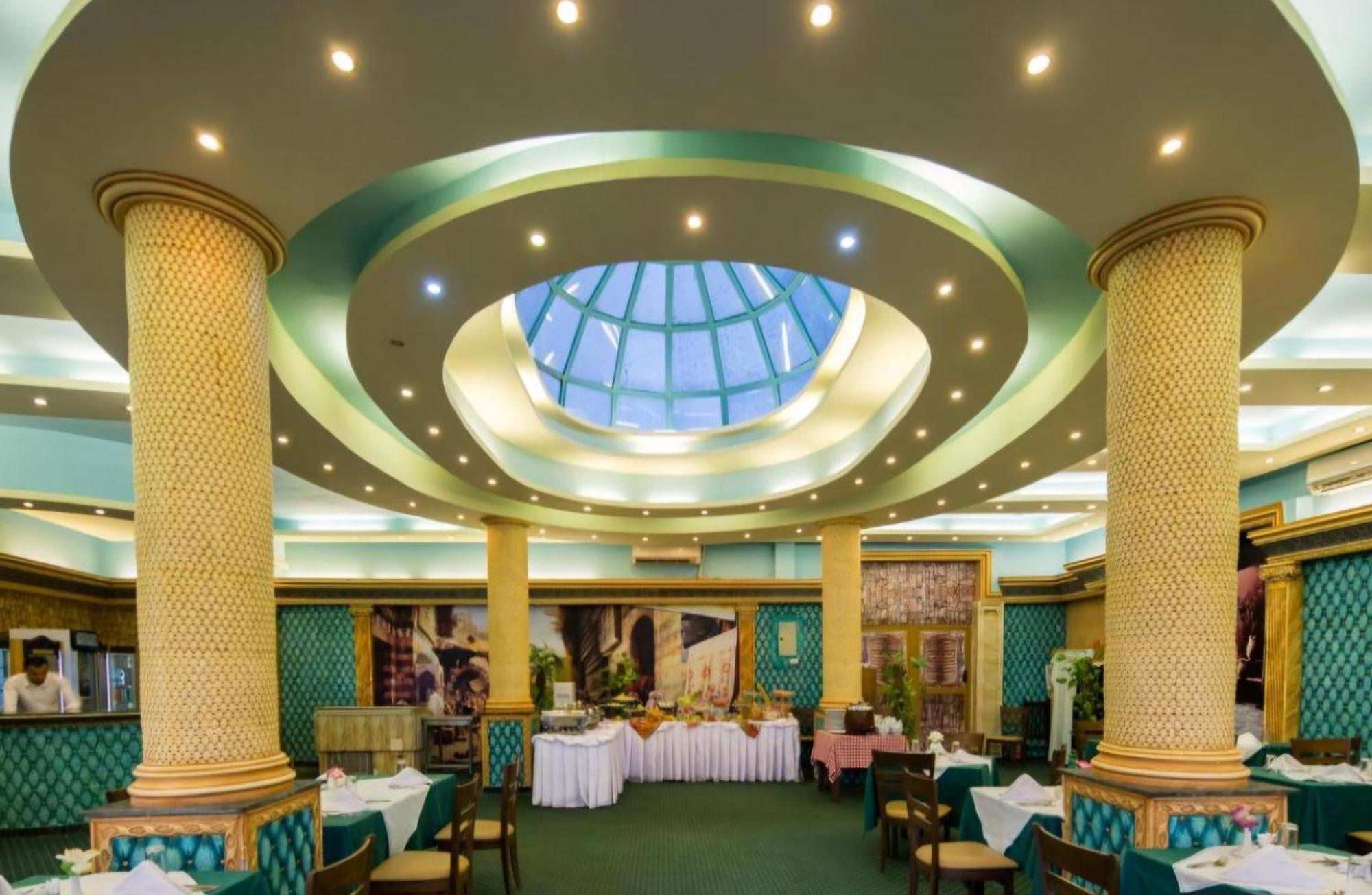 Mirage Bay & Aquapark Aparthotel 4*