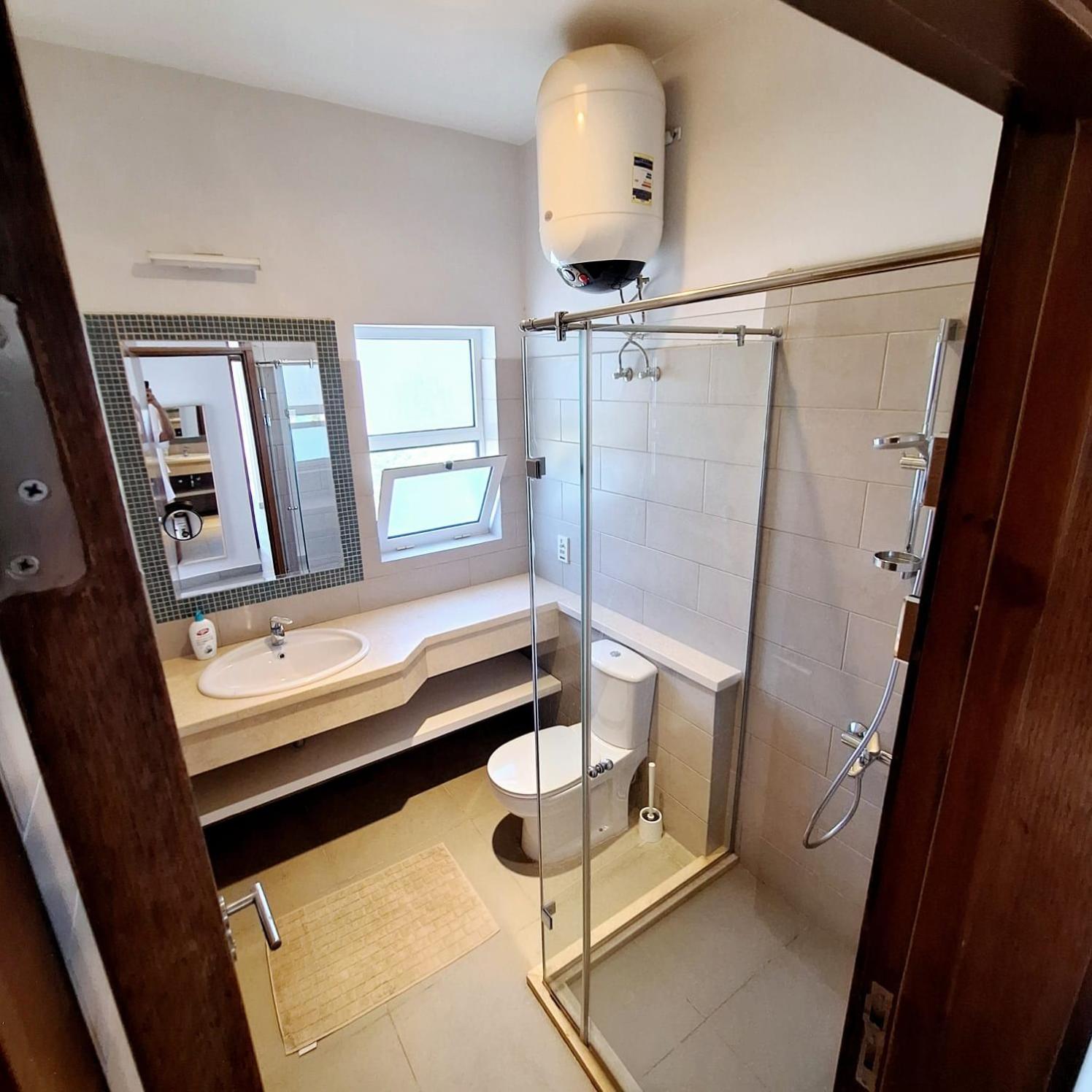 2 Bedrooms First Floor In Waterside